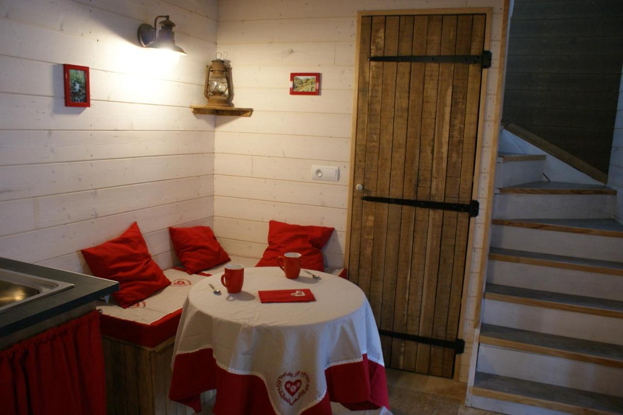 Le p'tit gîte de Chomet La Tour-dʼAuvergne Extérieur photo