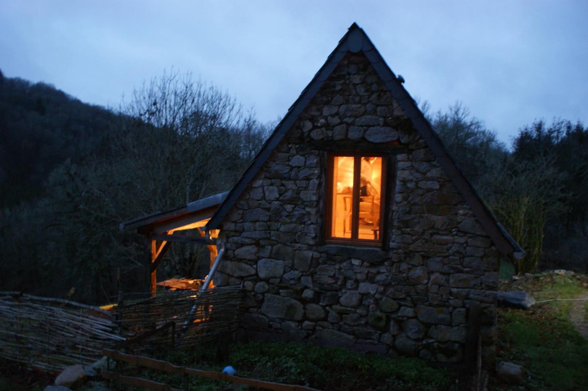 Le p'tit gîte de Chomet La Tour-dʼAuvergne Extérieur photo